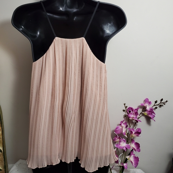 H&M Pleated Sleeveless Top - Picture 2 of 6